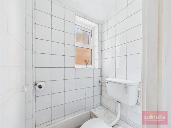 4 bed Terraced for sale Image 12