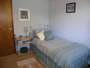 Bedroom 2 (Opp)