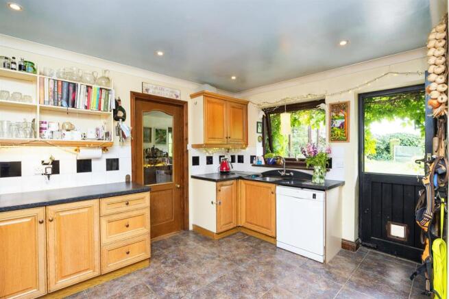 Kitchen / Breakfast Room
