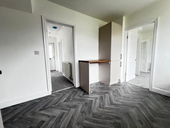 3 bed Semi-Detached to rent Image 9