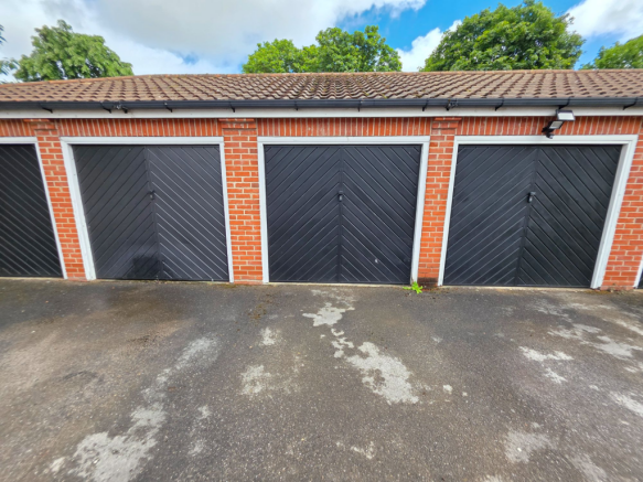 2 bed Terraced for sale Image 6