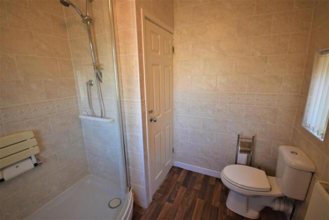 22 Sarn Lane Bath2.JPG