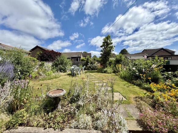 3 bed House for sale Image 4