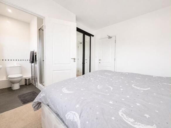 4 bed End of Terrace to rent Image 10