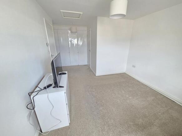 3 bed Semi-Detached for sale Image 8
