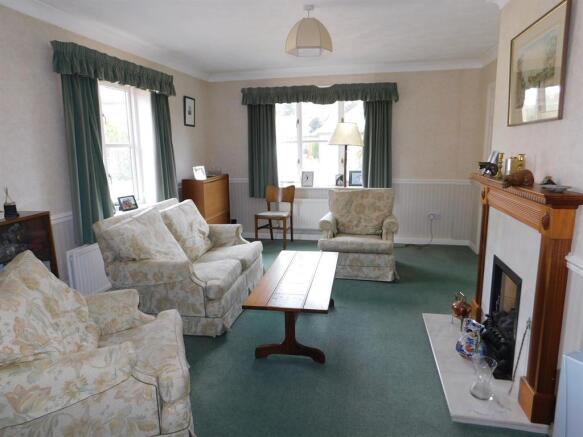 Lounge 1