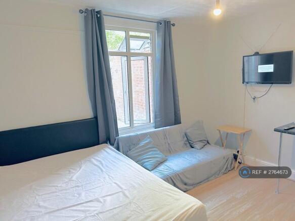 Lounge/Bedroom