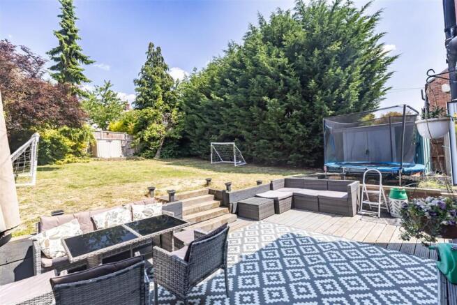 102 Beaconsfield (17).jpg