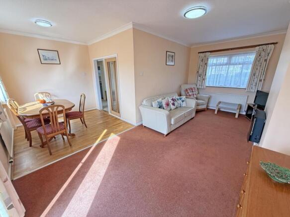 Bearsdown Road 39 - Lounge Dining Room Front...jpg