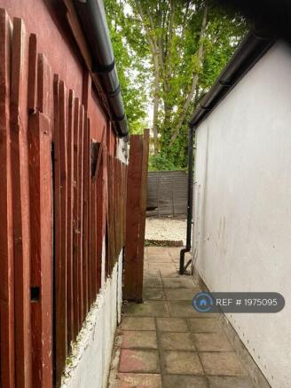 Patio To Garden 