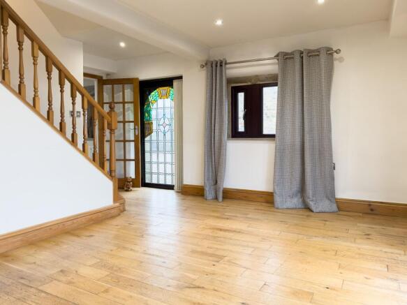 2 bed Link Detached House for sale Image 8