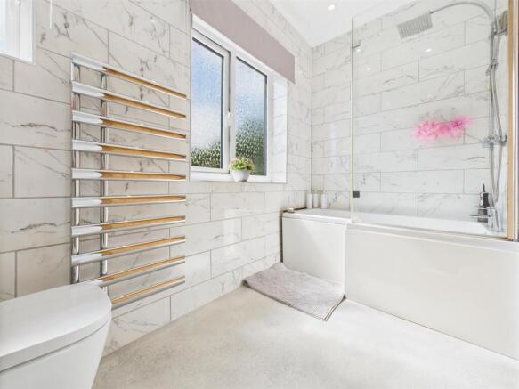 4 bed Semi-Detached for sale Image 9