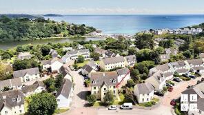 58, Swans Reach, Falmouth TR11 5GG