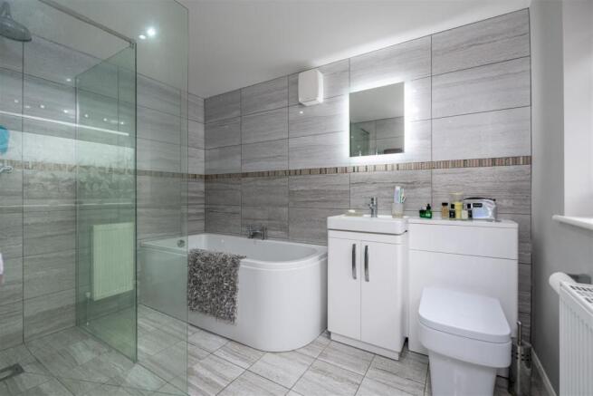 En-suite Bathroom