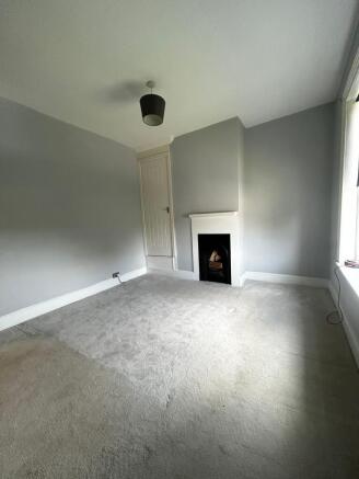 2 bed Terraced to rent Image 6