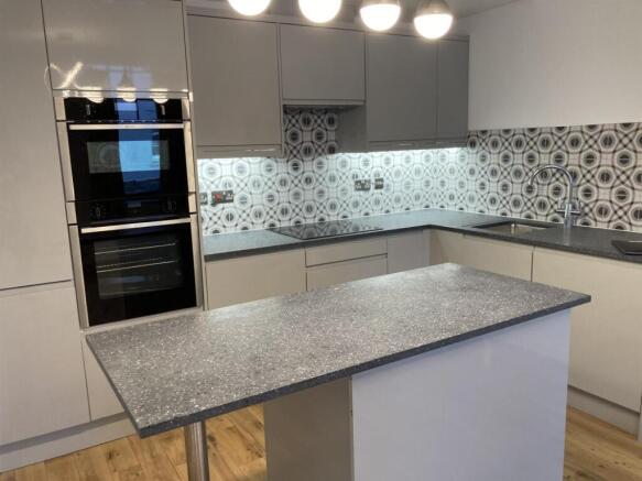 Kitchen 1.jpg