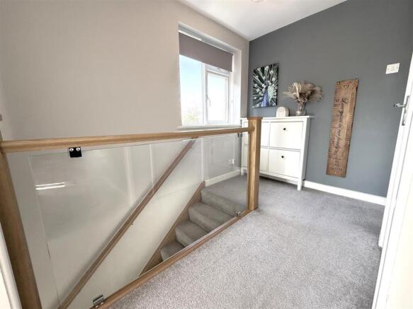 FIRST FLOOR LANDING