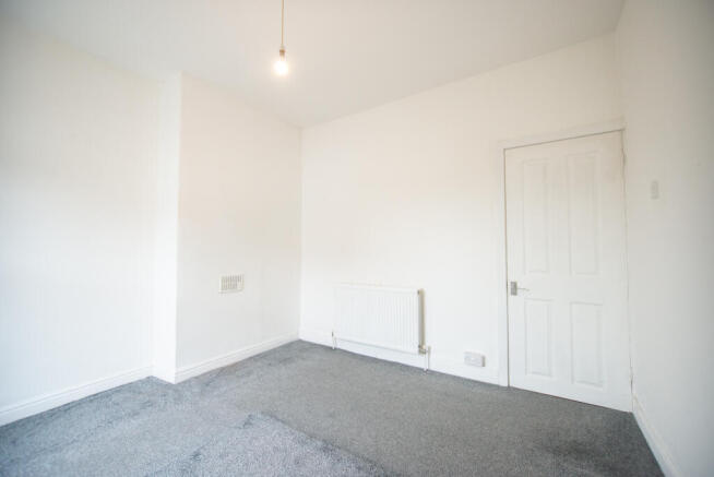 2 bed End of Terrace to rent Image 11