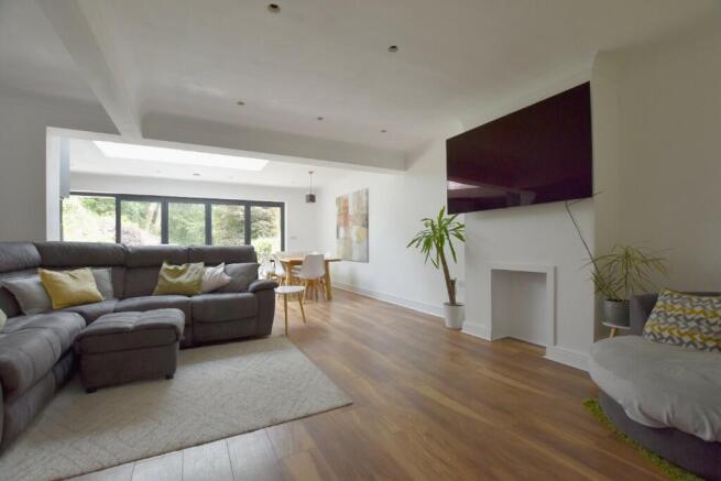 Lounge/Kitchen