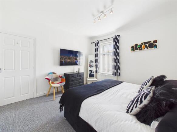3 bed Terraced for sale Image 10