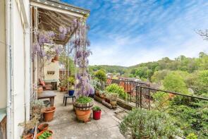 Flat 2, 114 Stokecliff House, Park Road, Stapleton, Bristol BS16 1DT