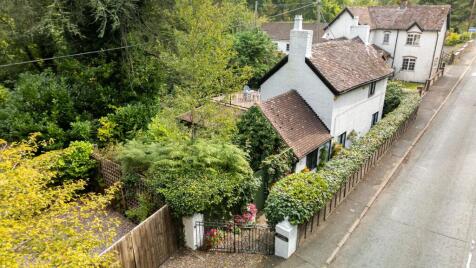 Twin Pines, 20 Lady Wood, Ironbridge, Telford, TF8 7JU