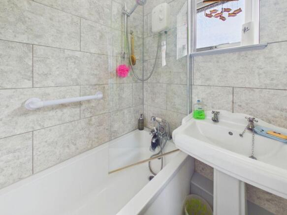 2 bed Terraced for sale Image 8