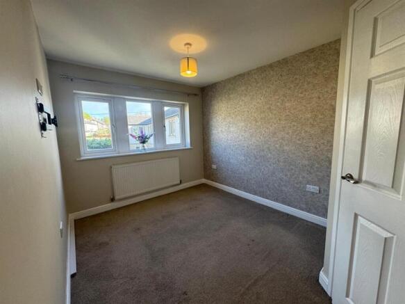 3 bed Semi-Detached for sale Image 8