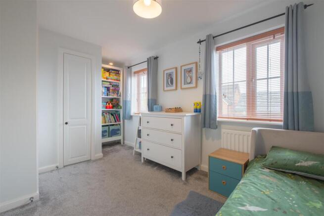 3 bed Terraced for sale Image 9