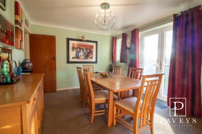 KITCHEN BREAKFAST ROOM