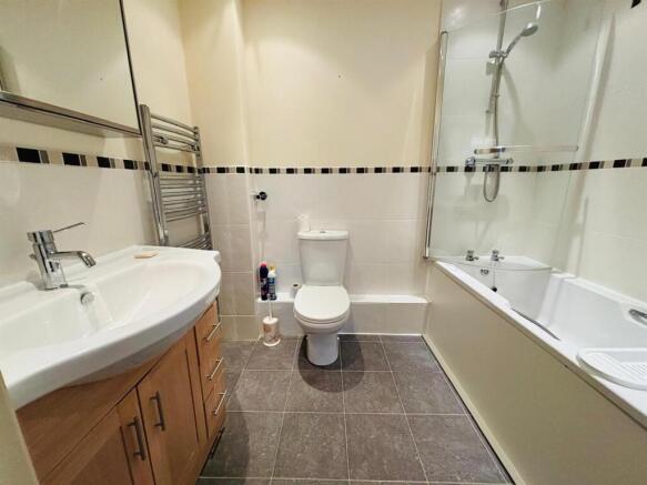 2 bed Apartment for sale Image 9