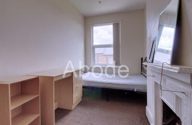 6 bed House to rent Image 9