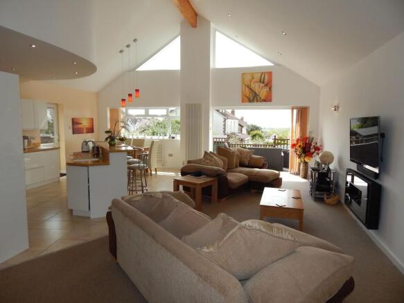 Lounge/Kitchen/Di...