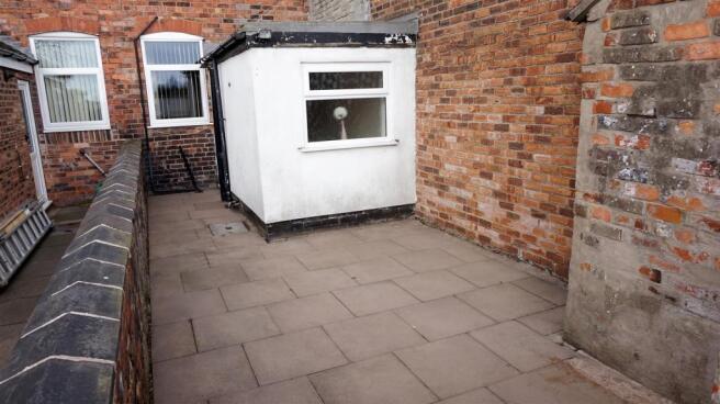 ENCLOSED REAR YARD
