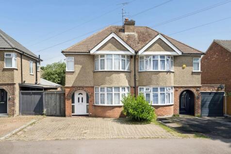 Douglas Avenue, Watford, WD24