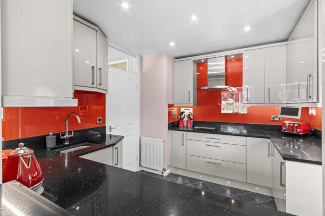 2 bed Semi-Detached Bungalow for sale Image 5