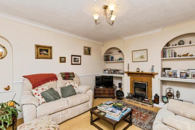 Pondtail Road, Horsham, West Sussex, RH12 photo 4