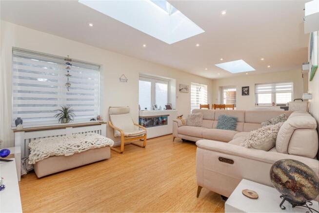 Living-room-3.jpg