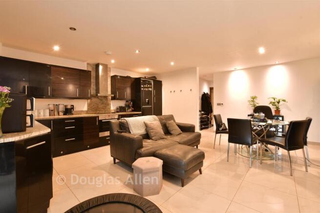 Lounge/Kitchen /Dining Room