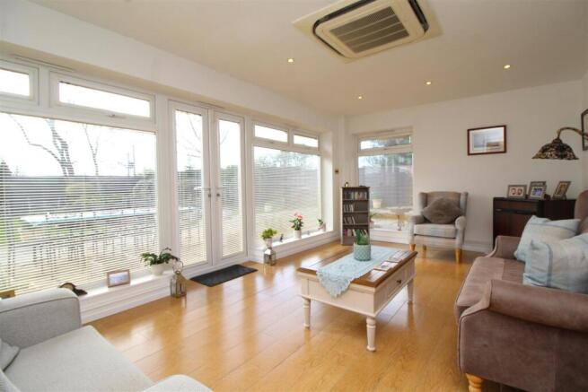 sitting room .JPG