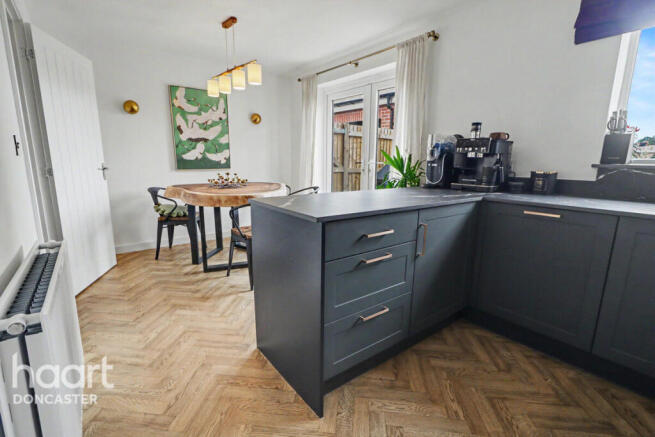 3 bed Detached for sale Image 9