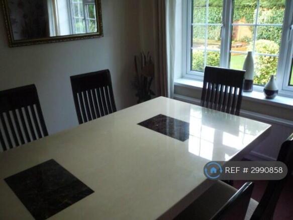 4 bed Detached to rent Image 4