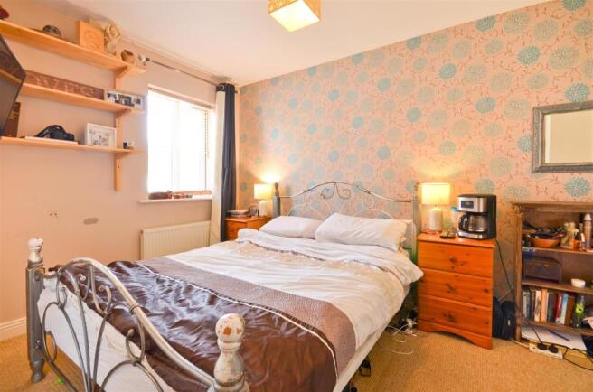 Bedroom 1.JPG