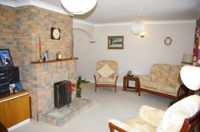 LIVING ROOM AREA