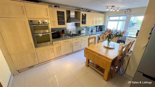 Kitchen/Dining Area