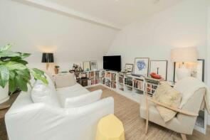 6, Rosehart Mews, London W11 3JN