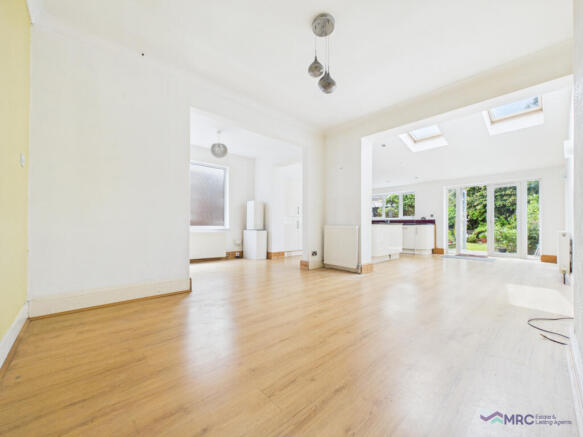 3 bed Semi-Detached for sale Image 5