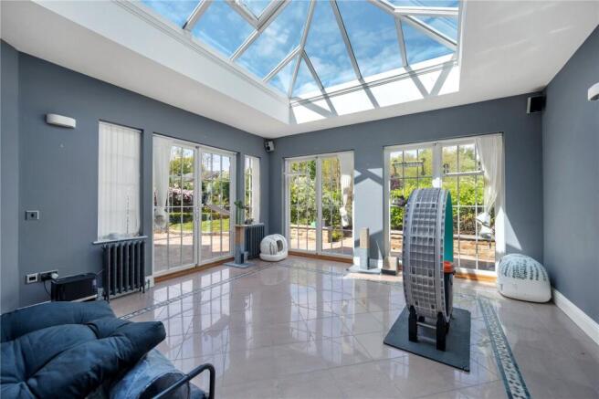 5 bed Detached for sale Image 6