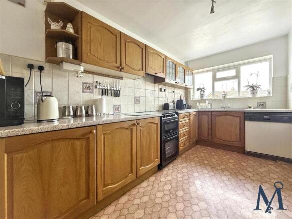 Holcombe Close, Whitwick, Coalville photo 3
