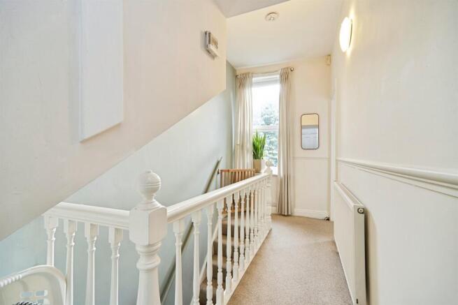 3 bed Terraced for sale Image 10